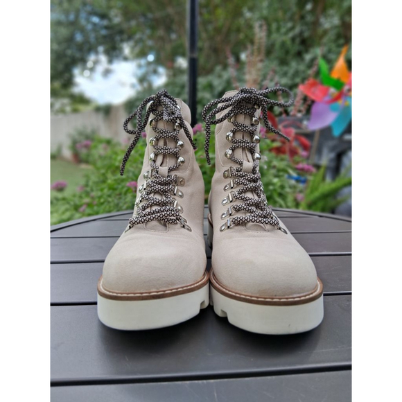 mi.im Beige Lace Up Boots with Black Laces US 9 MILITARY Winter Lug Heel EUC - Picture 2 of 11